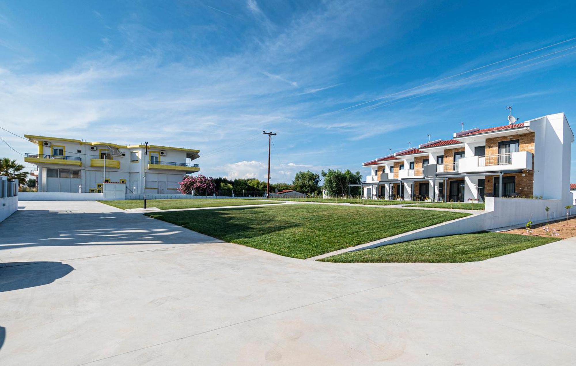 Chryssis Village By Travel Pro Services - Nea Potidaia Halkidiki Неа-Потидеа Экстерьер фото